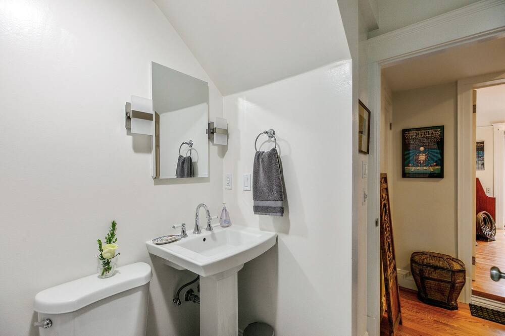 Photo of Bathroom in Pacific Heights