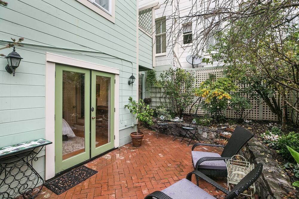 Photo of Patio Balcony in Pacific Heights