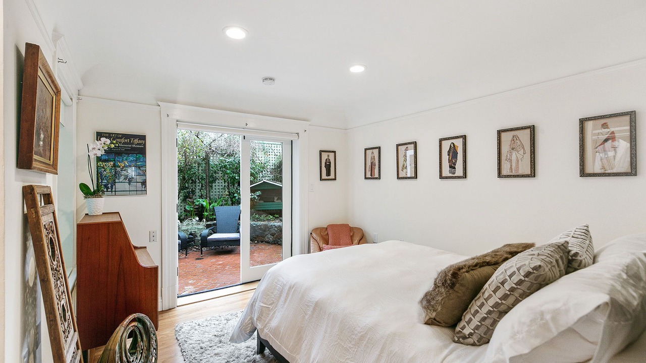 Photo of Bedroom in Pacific Heights