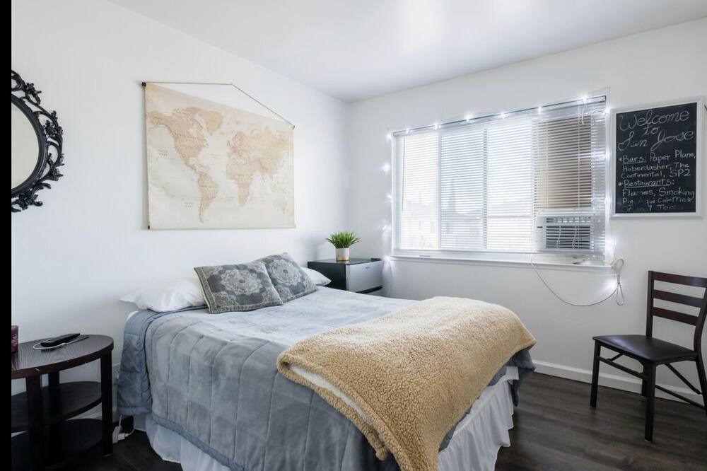 Photo of Bedroom in Miner