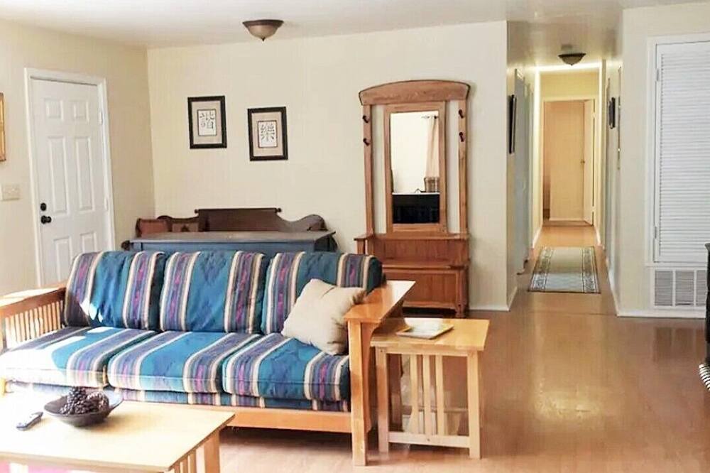 Photo of Bedroom in June Lake