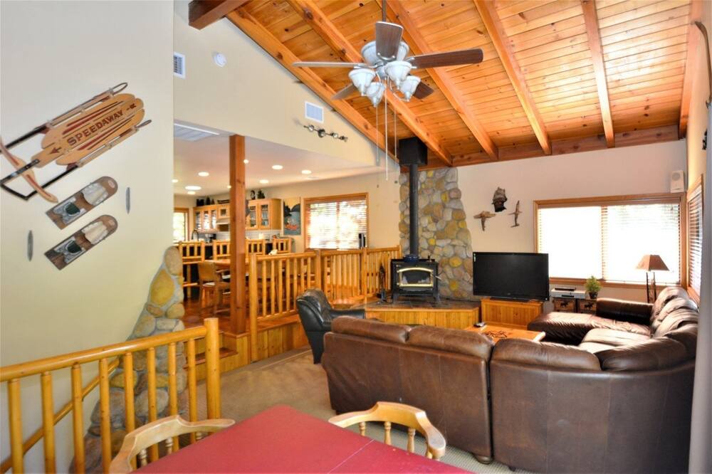 Photo of Livingroom in Bass Lake