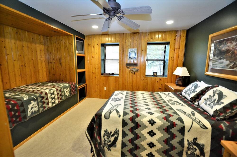 Photo of Bedroom in Bass Lake