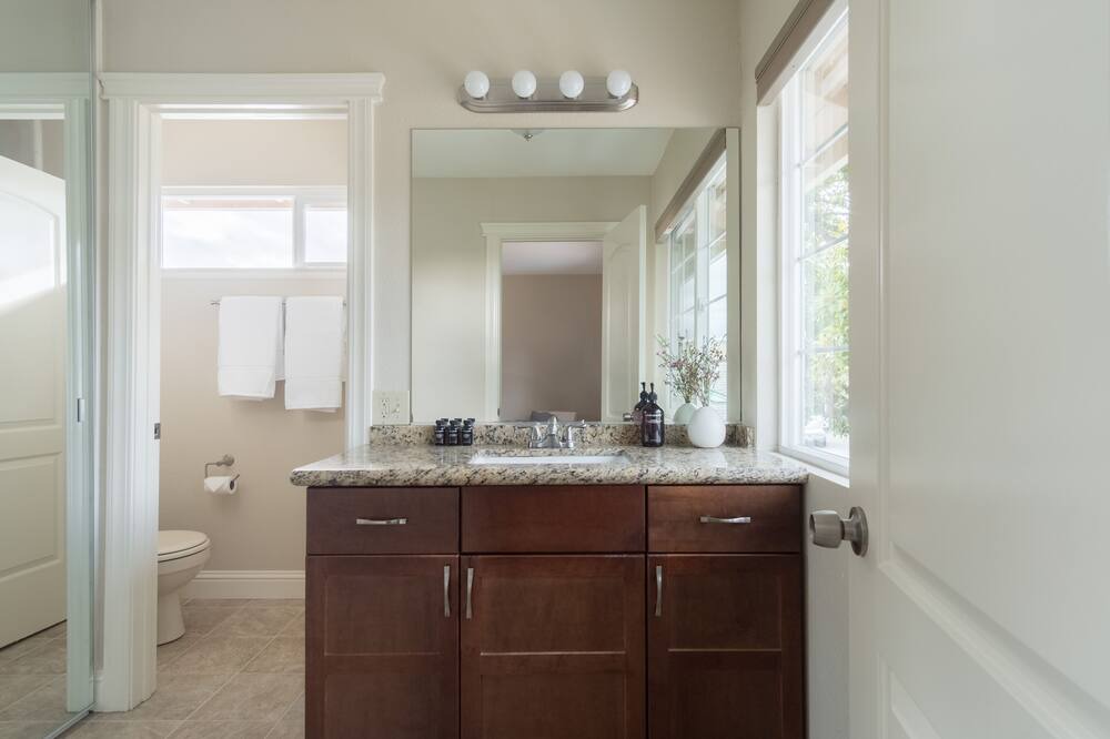 Photo of Bathroom in North Junior College Neighborhood Association