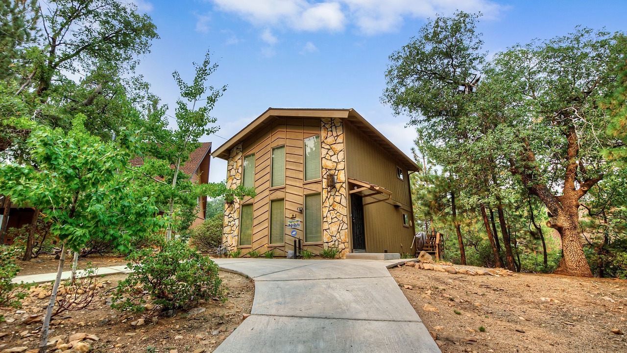 Photo of Outdoor in Summit Estates