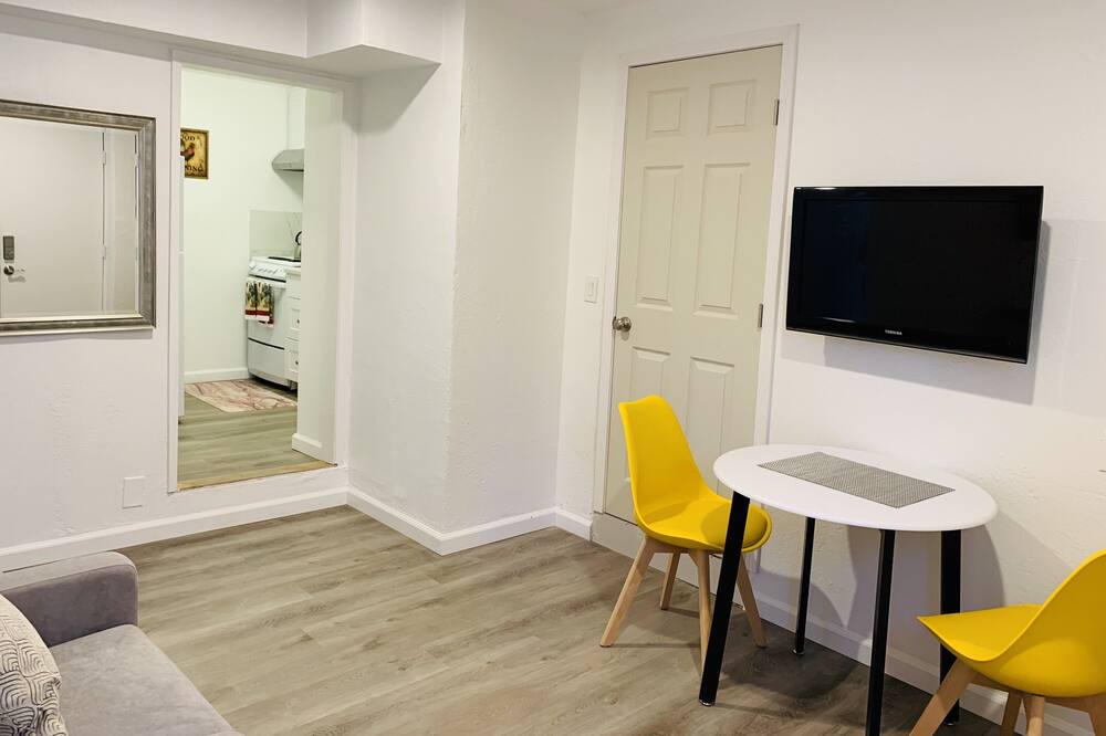 Photo of Bedroom in San Leandro