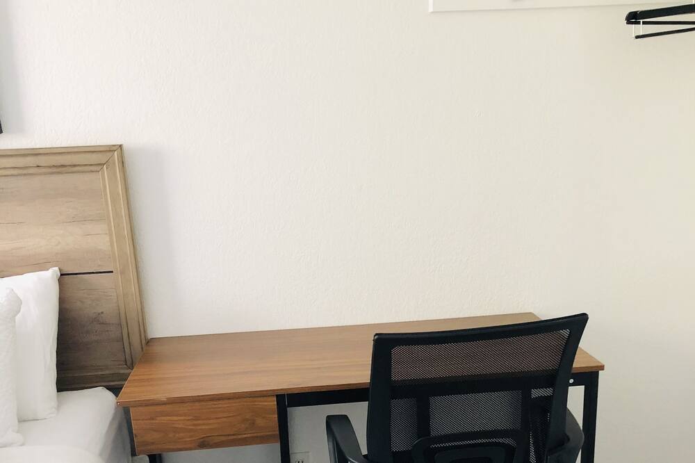 Photo of Bedroom in San Leandro