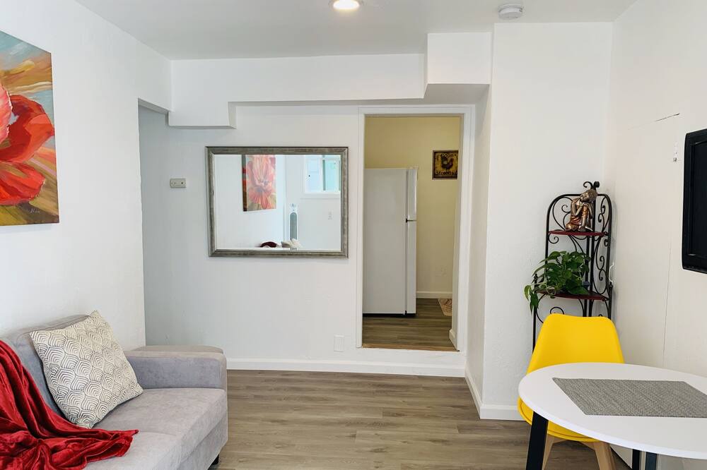 Photo of Livingroom in San Leandro