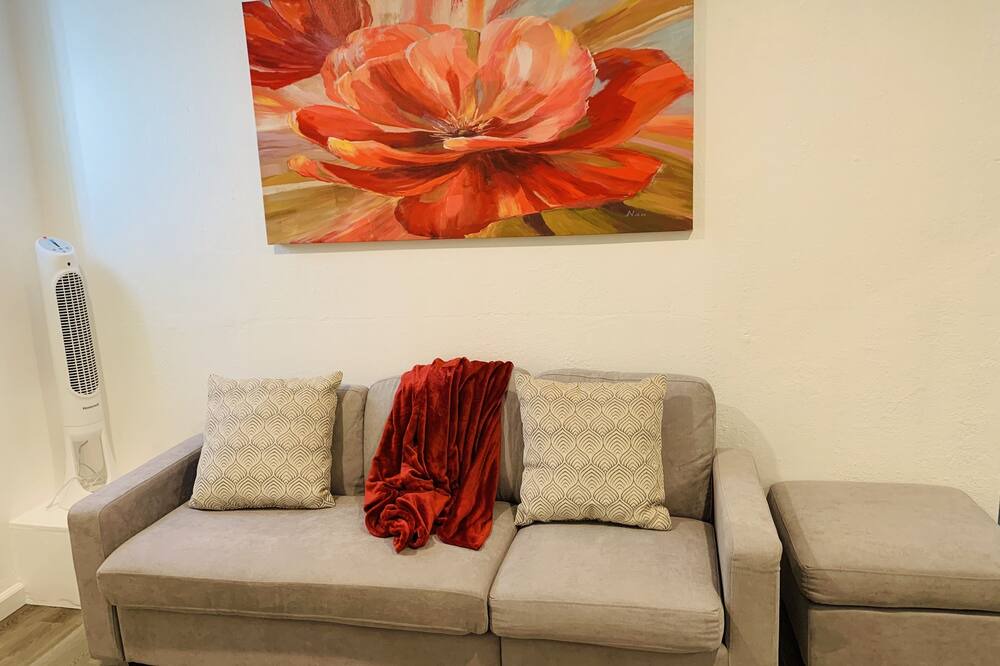 Photo of Livingroom in San Leandro