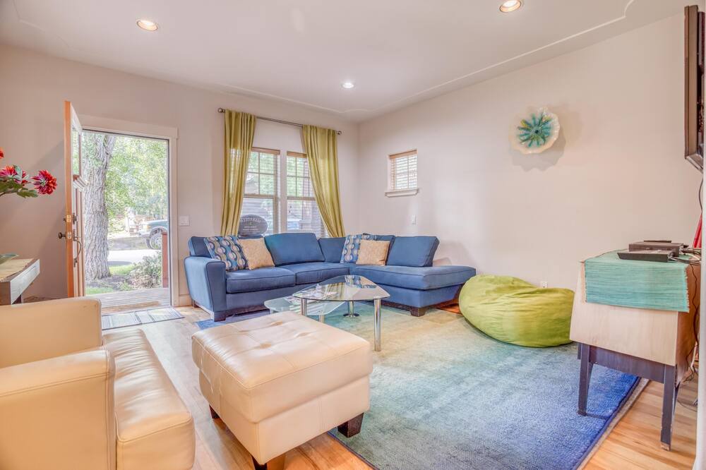 Photo of Livingroom in Old Bend