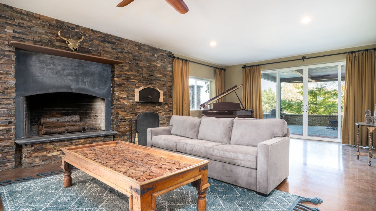 Photo of Livingroom in Penn Valley