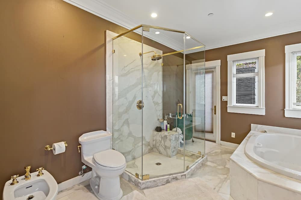 Photo of Bathroom in Oakland