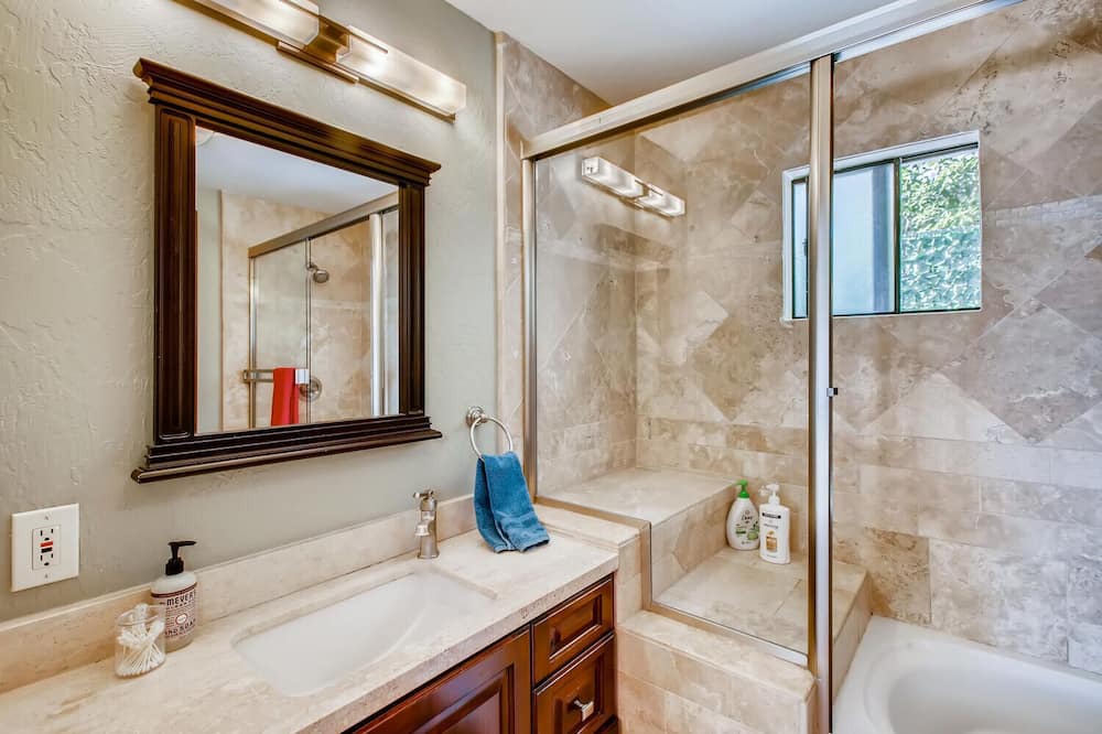 Photo of Bathroom in Morena
