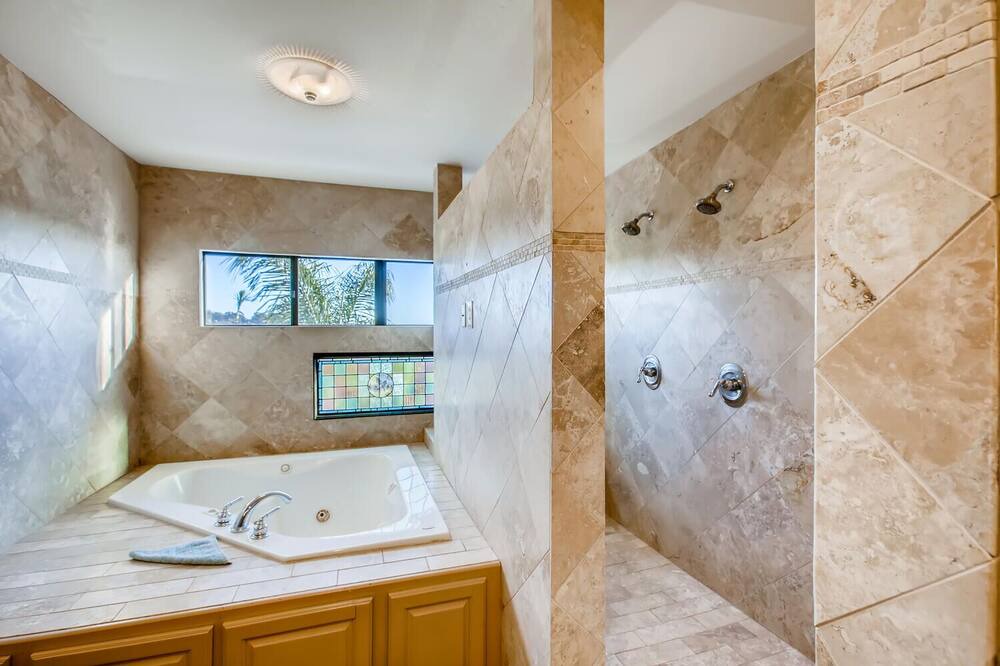 Photo of Bathroom in Morena