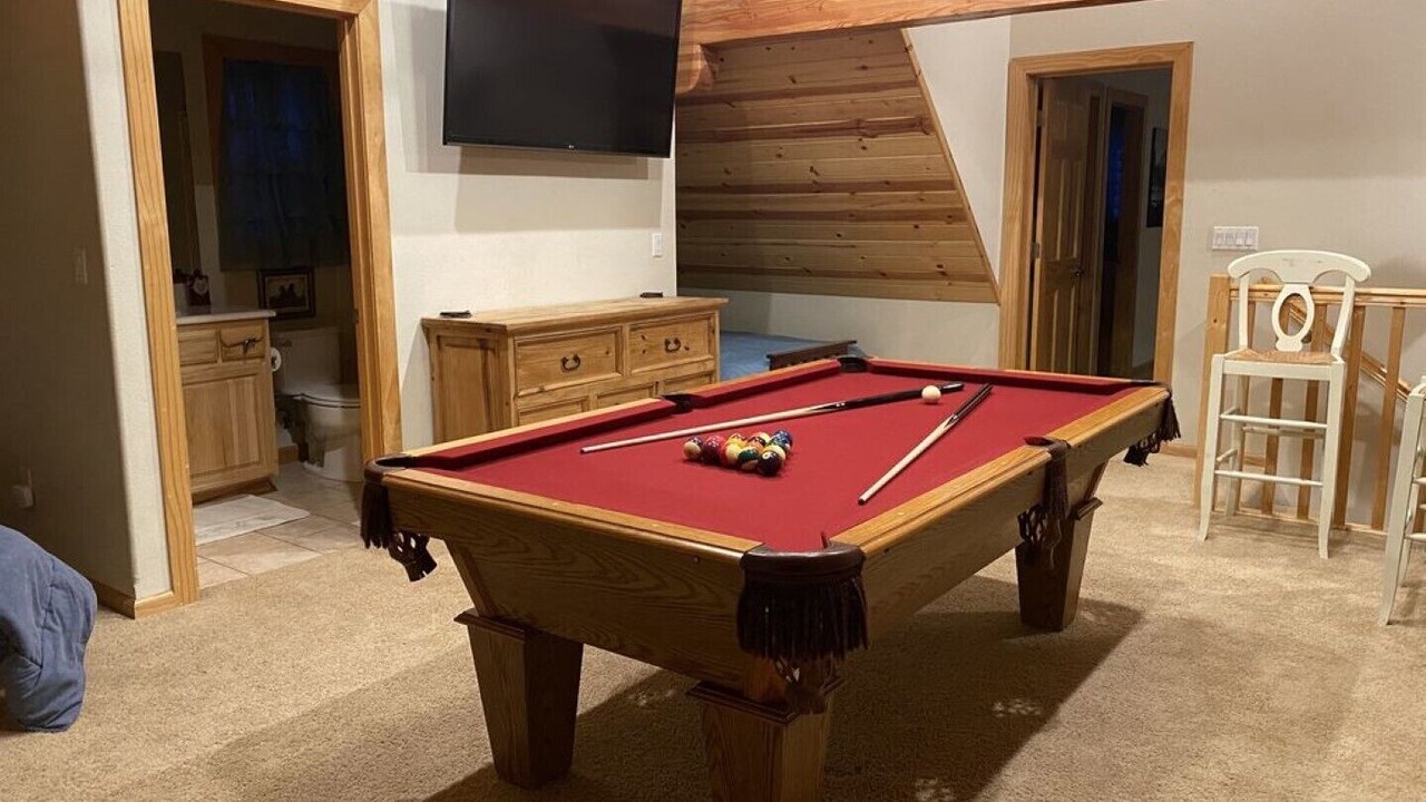 Photo of Bedroom in Country Club Estates
