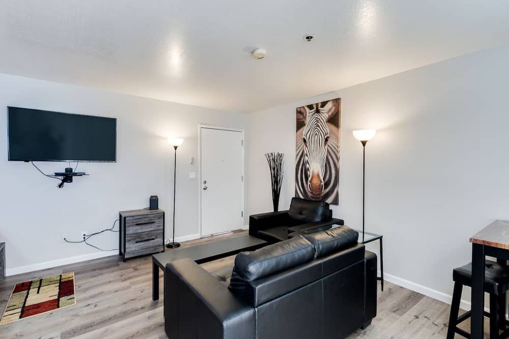 Photo of Livingroom in Surprise