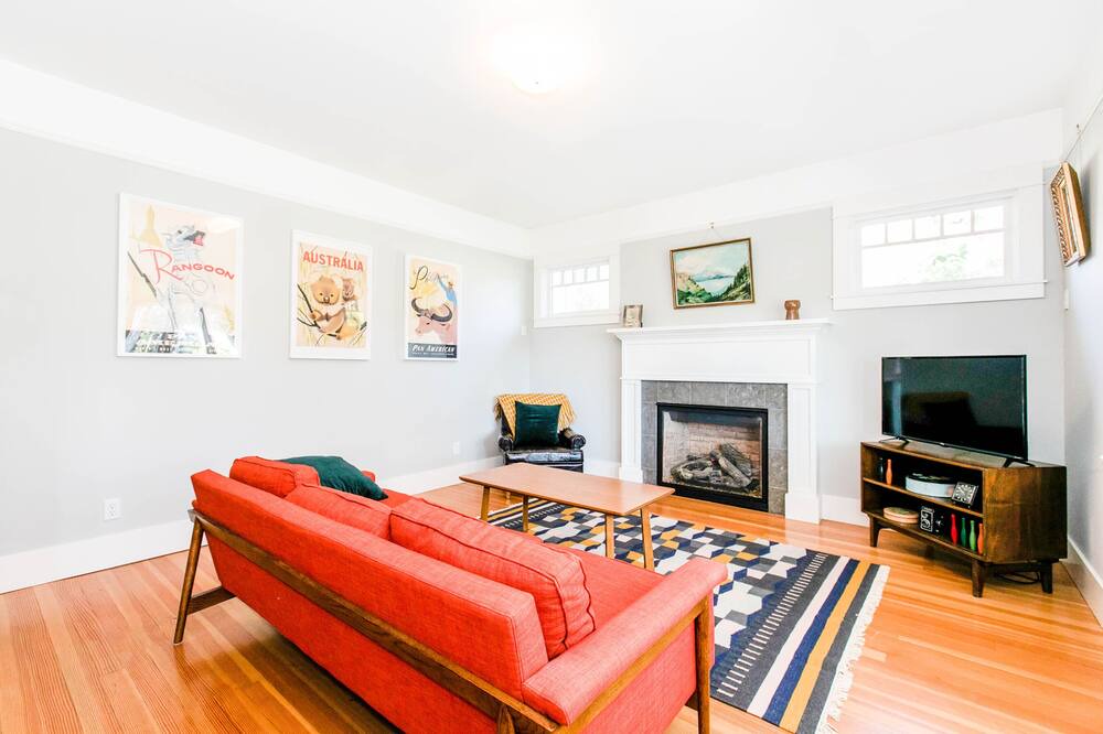 Photo of Livingroom in Southwest Santa Rosa