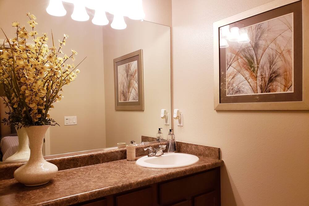 Photo of Bathroom in Roosevelt