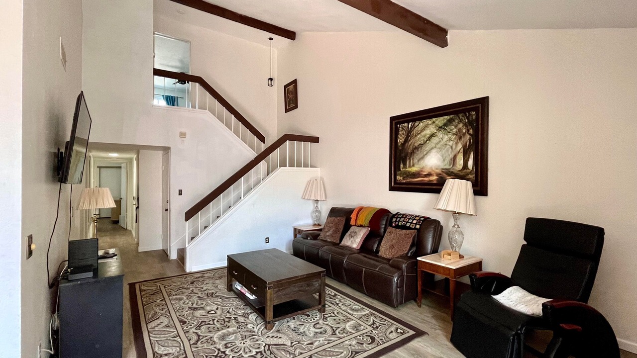Photo of Livingroom in Bay Terraces