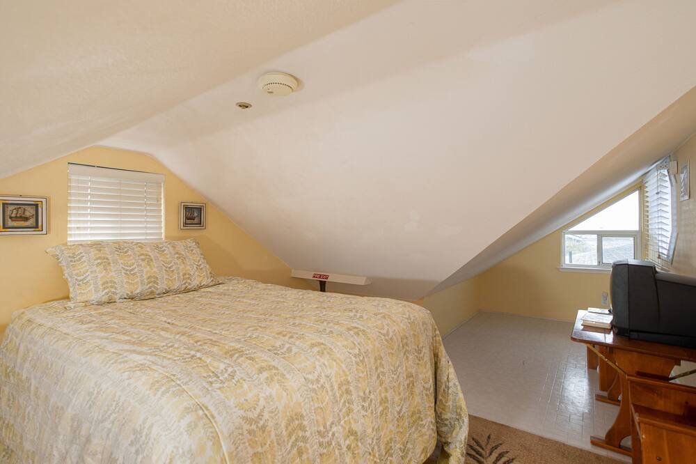 Photo of Bedroom in Morro Bay
