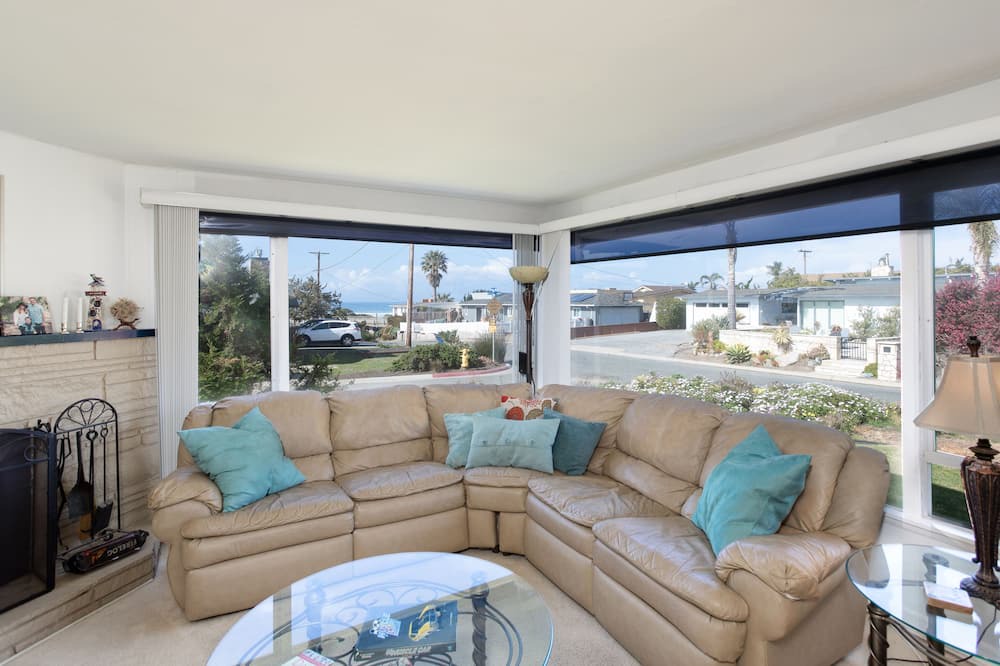 Photo of Livingroom in Morro Bay