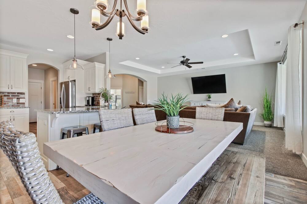 Photo of Kitchen in Hurricane