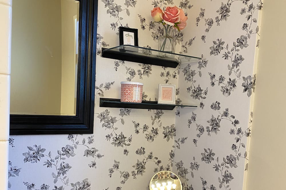 Photo of Bathroom in Silverton