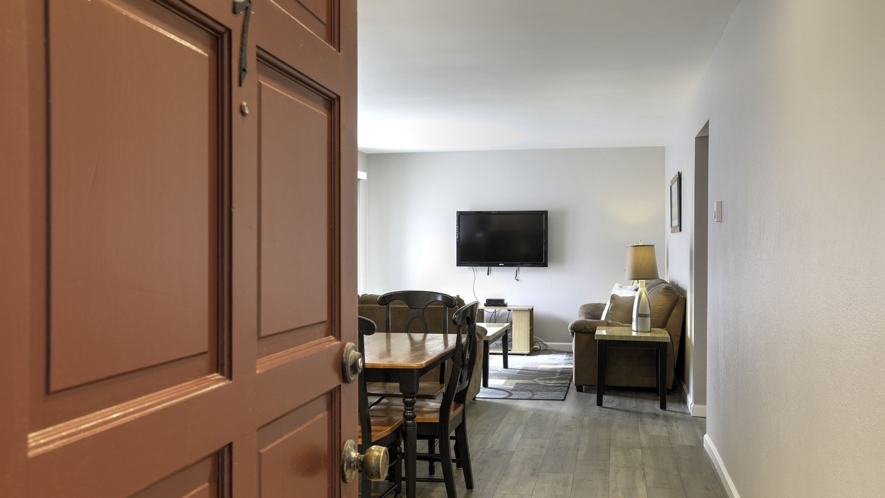 Photo of Bedroom in Motel District