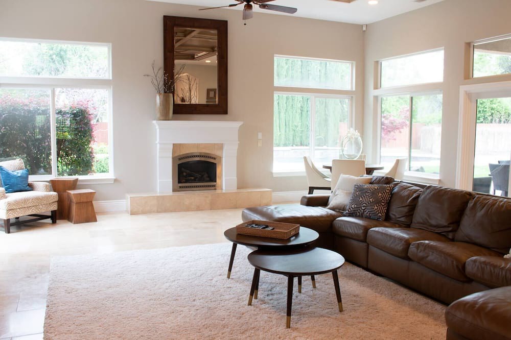 Photo of Livingroom in Chico