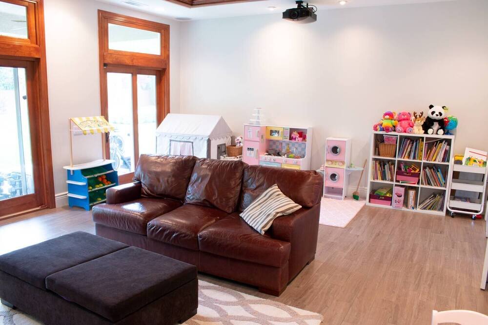 Photo of Livingroom in Chico