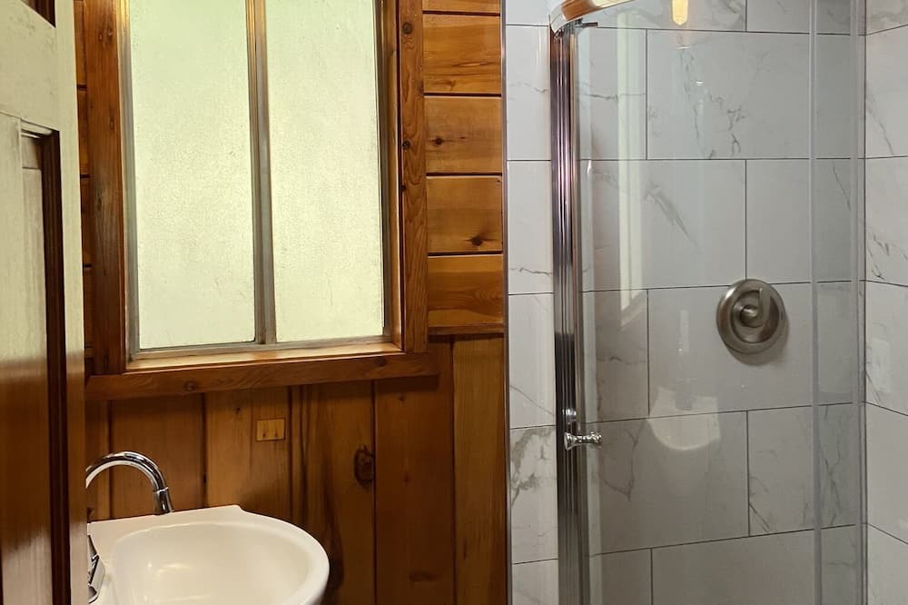 Photo of Bathroom in Chicago Park