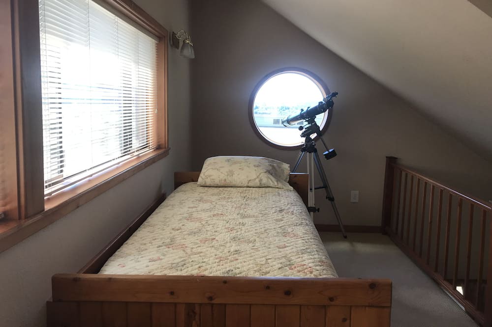 Photo of Bedroom in Willits