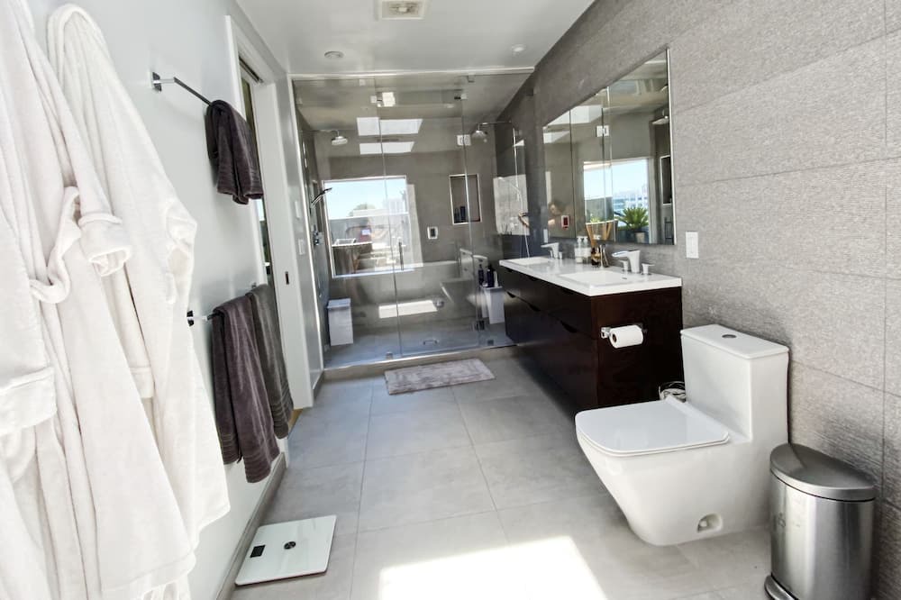 Photo of Bathroom in Pacific Heights
