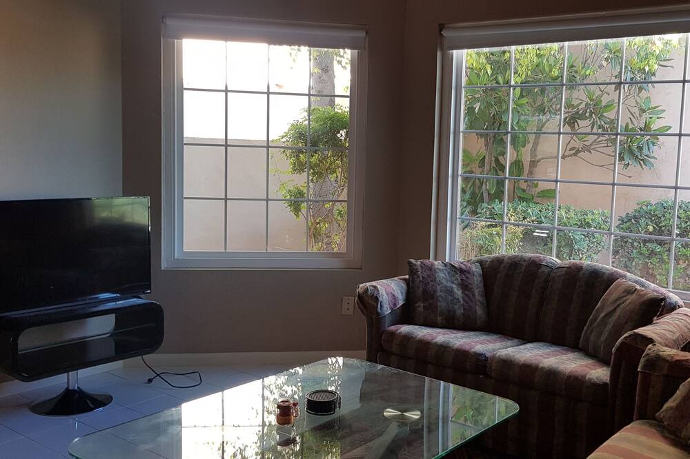 Photo of Livingroom in Red Mountain Ranch