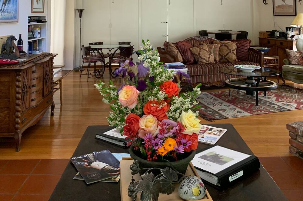 Photo of Livingroom in St. Helena