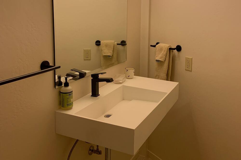 Photo of Bathroom in St. Helena