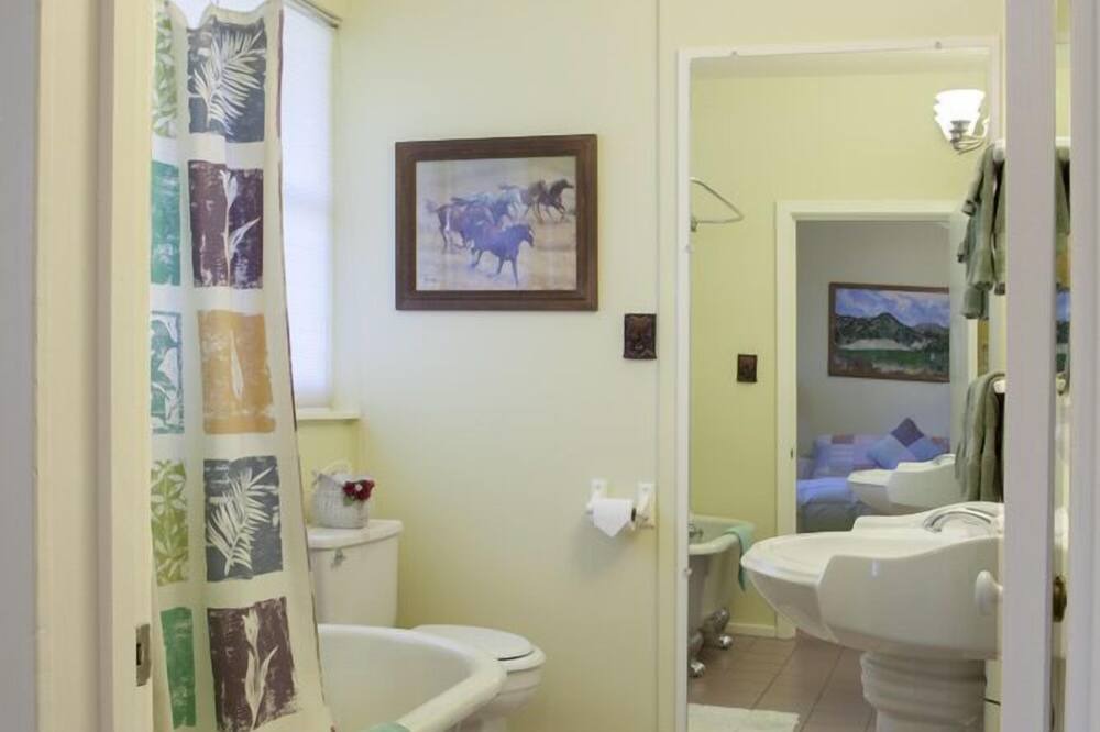 Photo of Bathroom in St. Helena