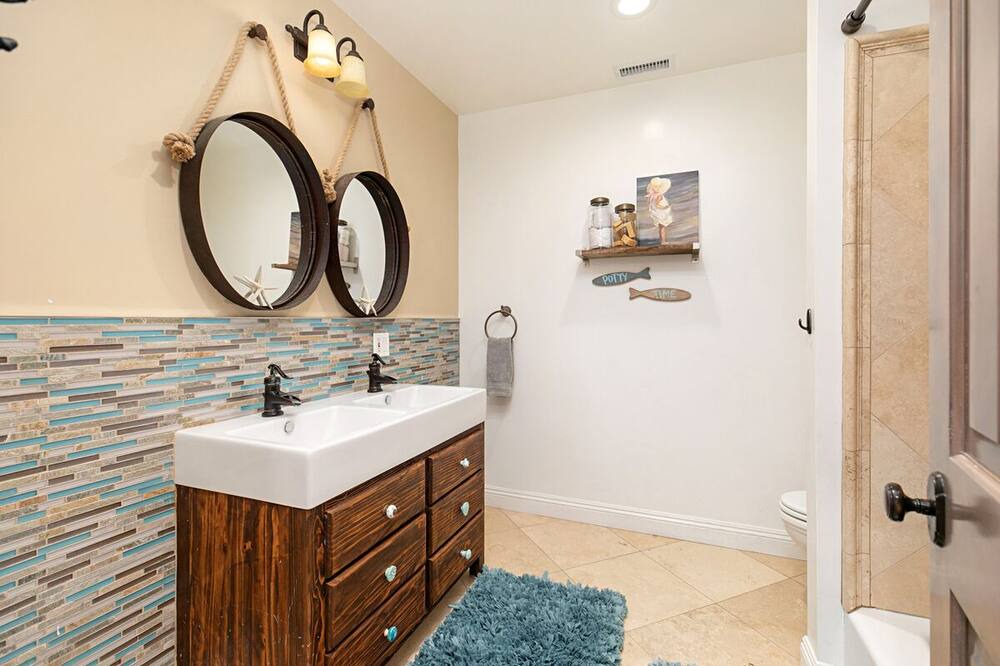 Photo of Bathroom in Laguna Beach