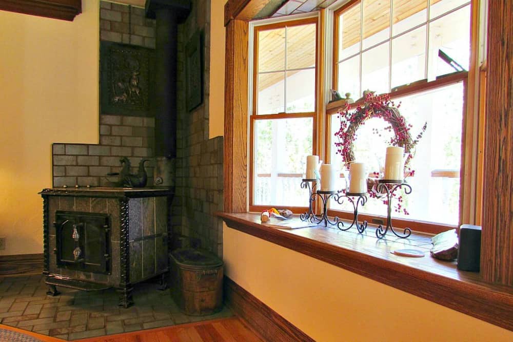 Photo of Bedroom in Markleeville