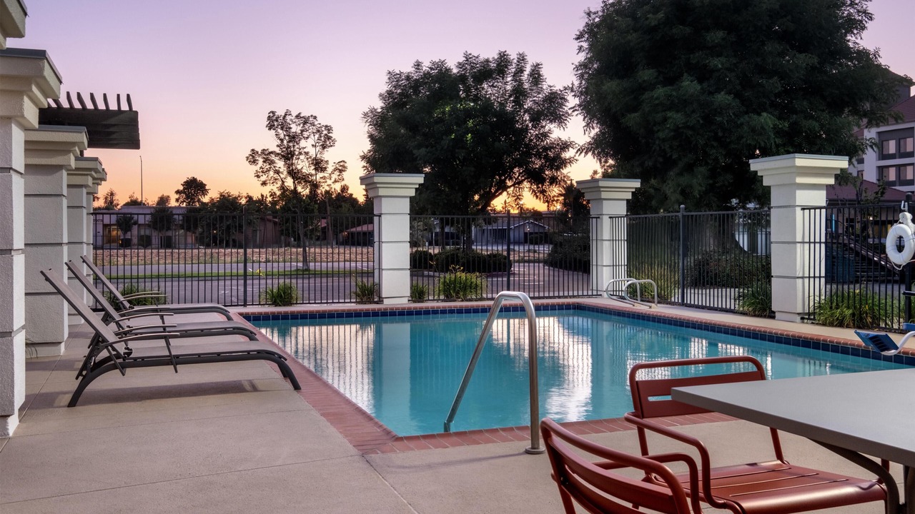 Photo of Outdoor in Raisin