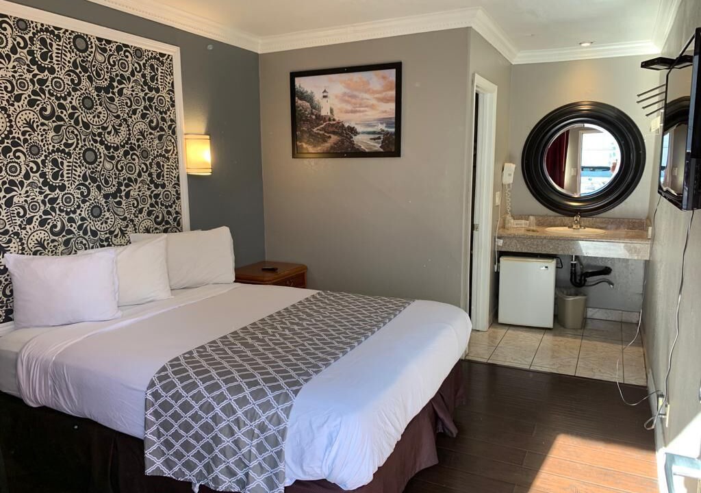 Photo of Bedroom in Bixby Knolls