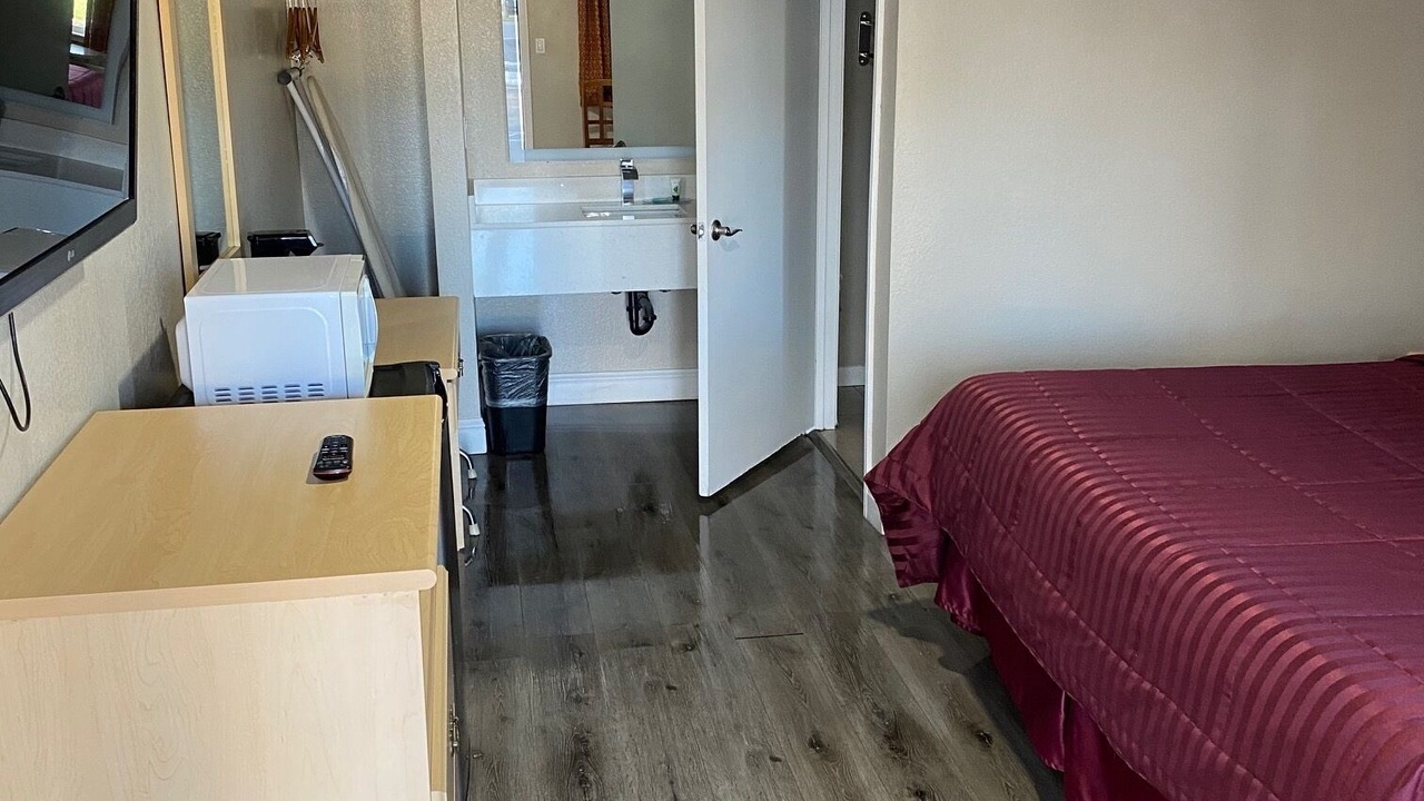 Photo of Bedroom in North Junior College Neighborhood Association