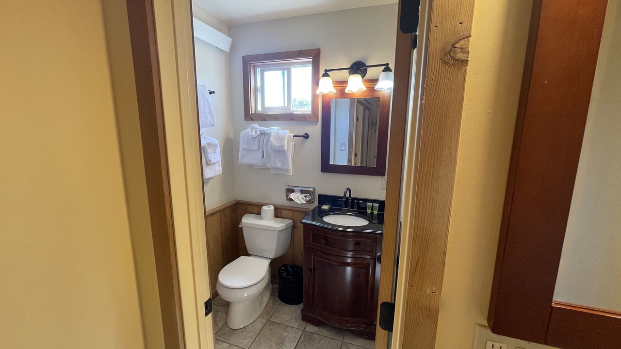 Photo of Bathroom in Lee Vining