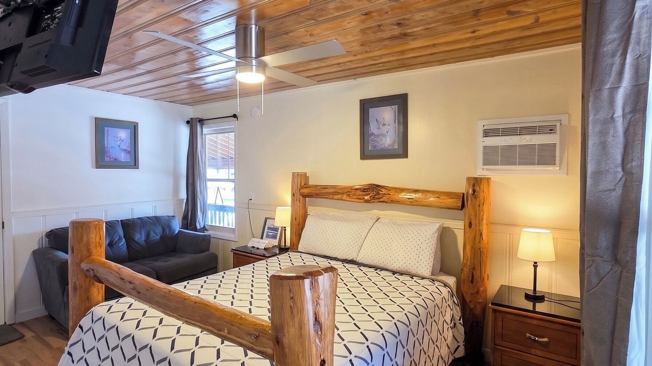 Photo of Bedroom in Chemult