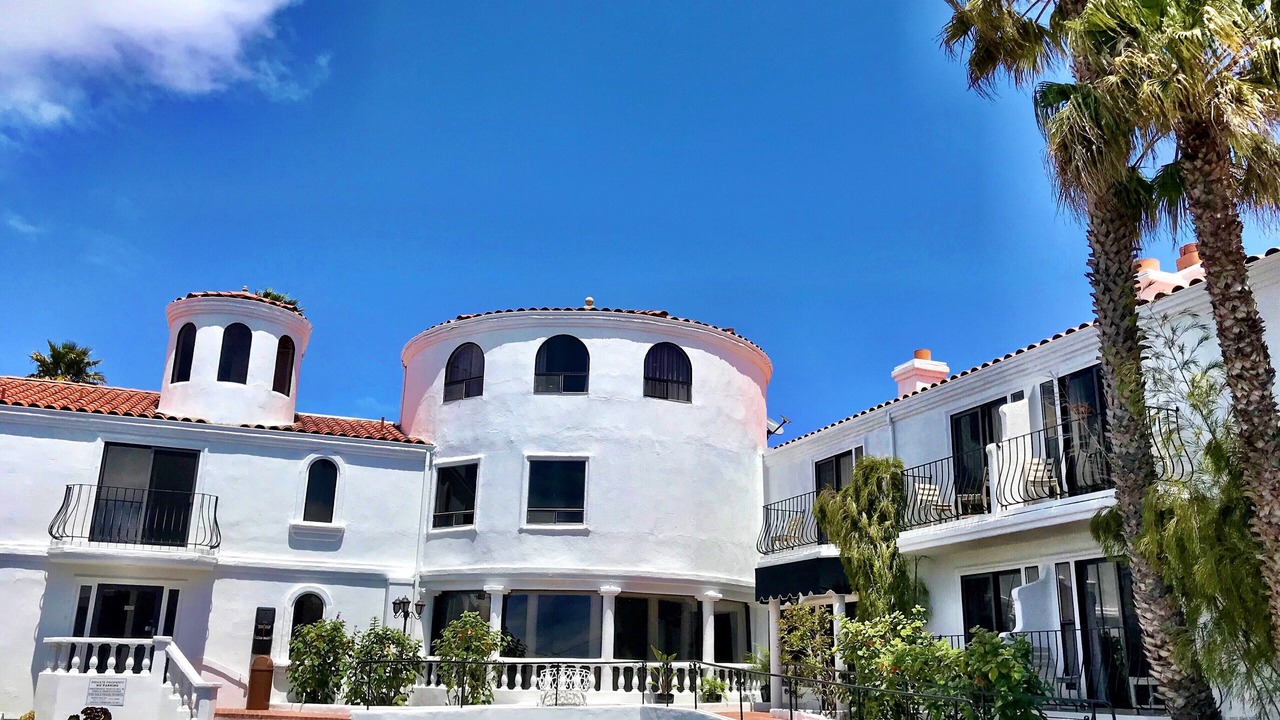Photo of Buildings in Morro Bay