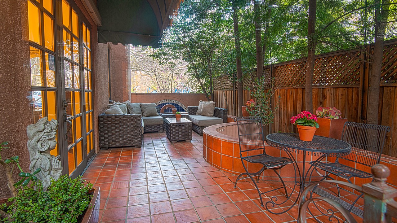 Photo of Patio Balcony in Downtown Sacramento