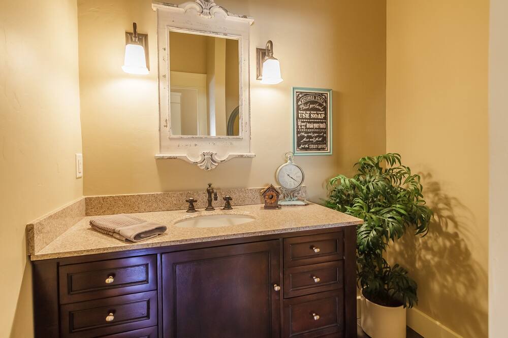 Photo of Bedroom in Nob Hill