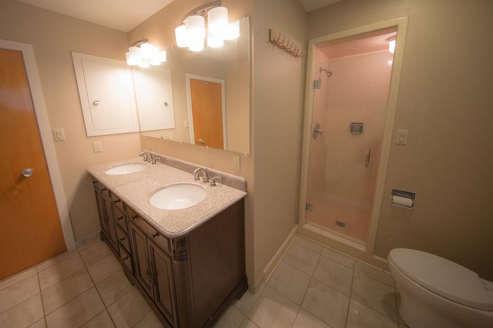 Photo of Bathroom in Mariposa
