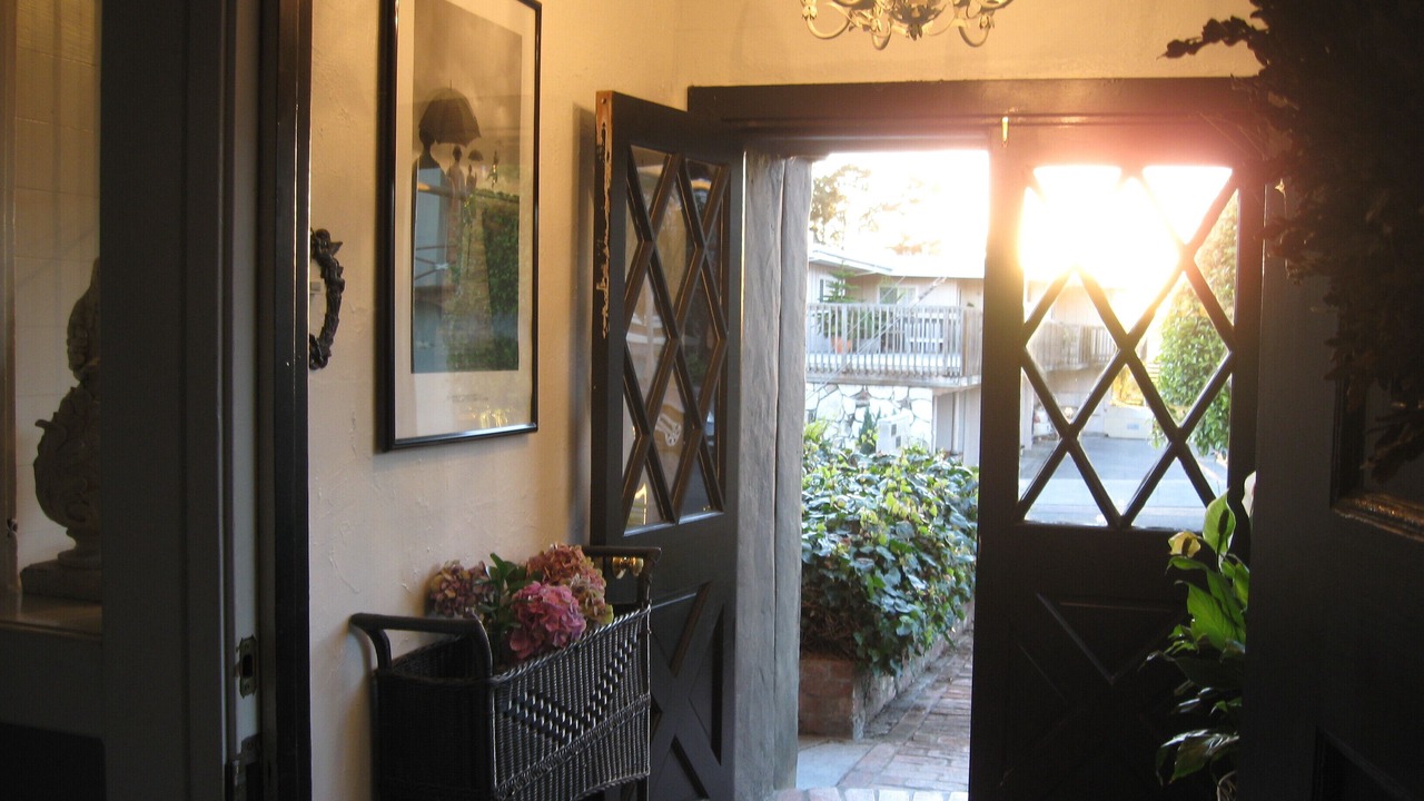Photo of Livingroom in Alameda