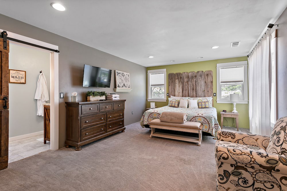 Photo of Bedroom in Central Point